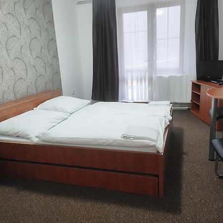 Horsky Hotel Eva Svätý Jur Chambre photo