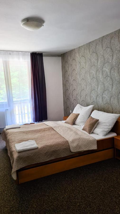 Horsky Hotel Eva Svätý Jur Extérieur photo