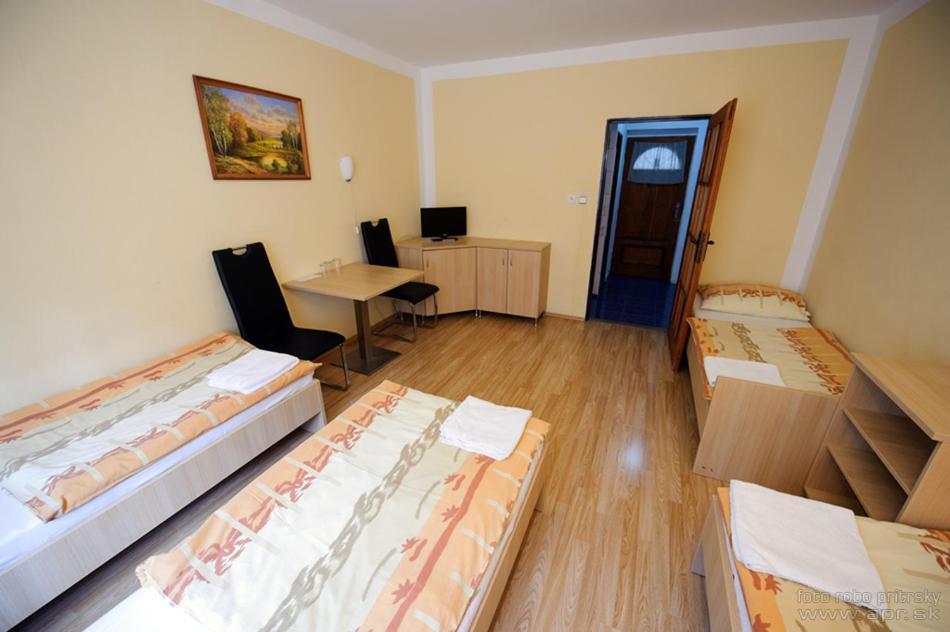 Horsky Hotel Eva Svätý Jur Extérieur photo